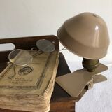 Mushroom clip lamp