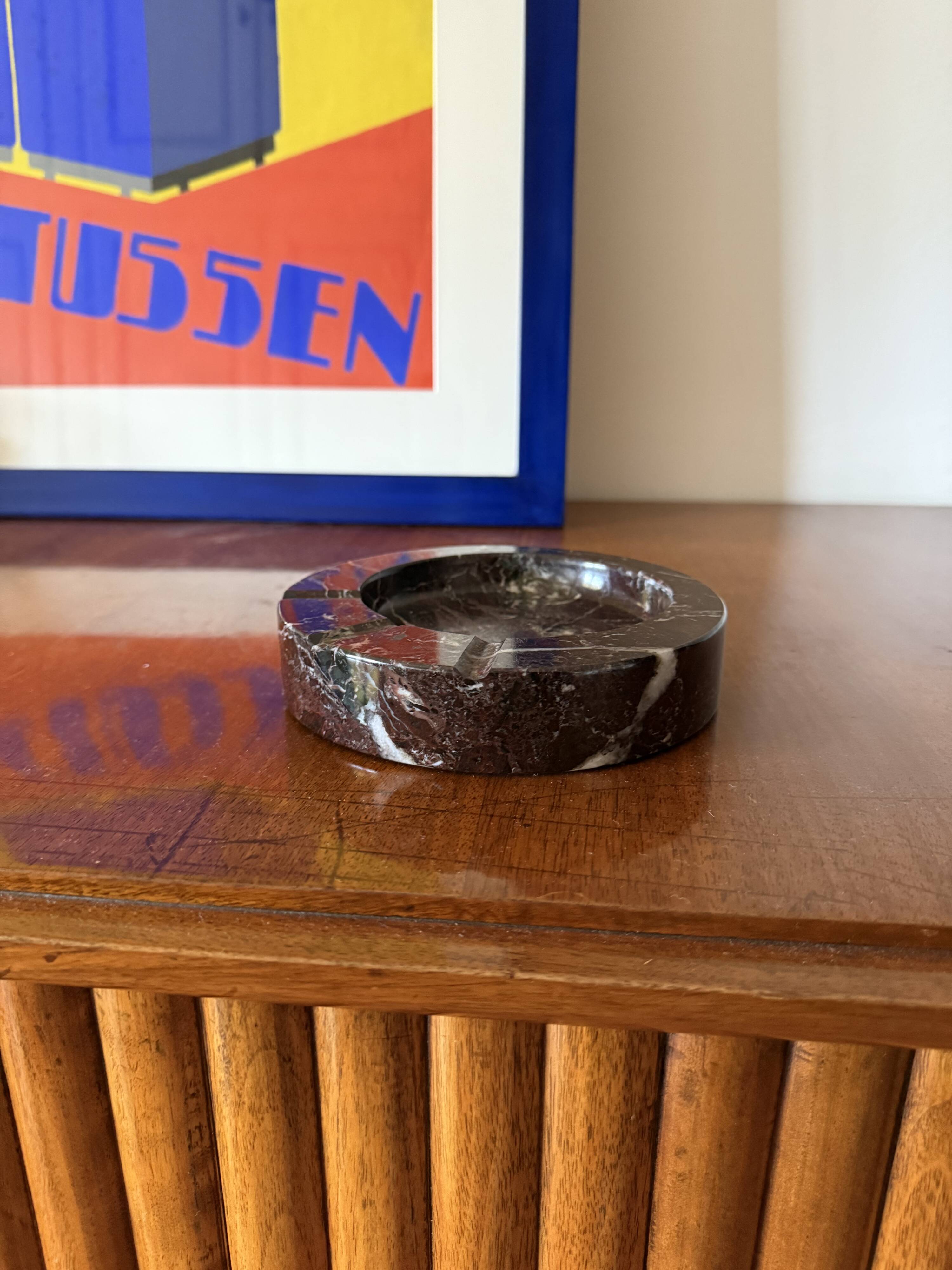 Sergio Asti, red Levanto marble ashtray bowl, UP&UP Carrara Italy, 1970s