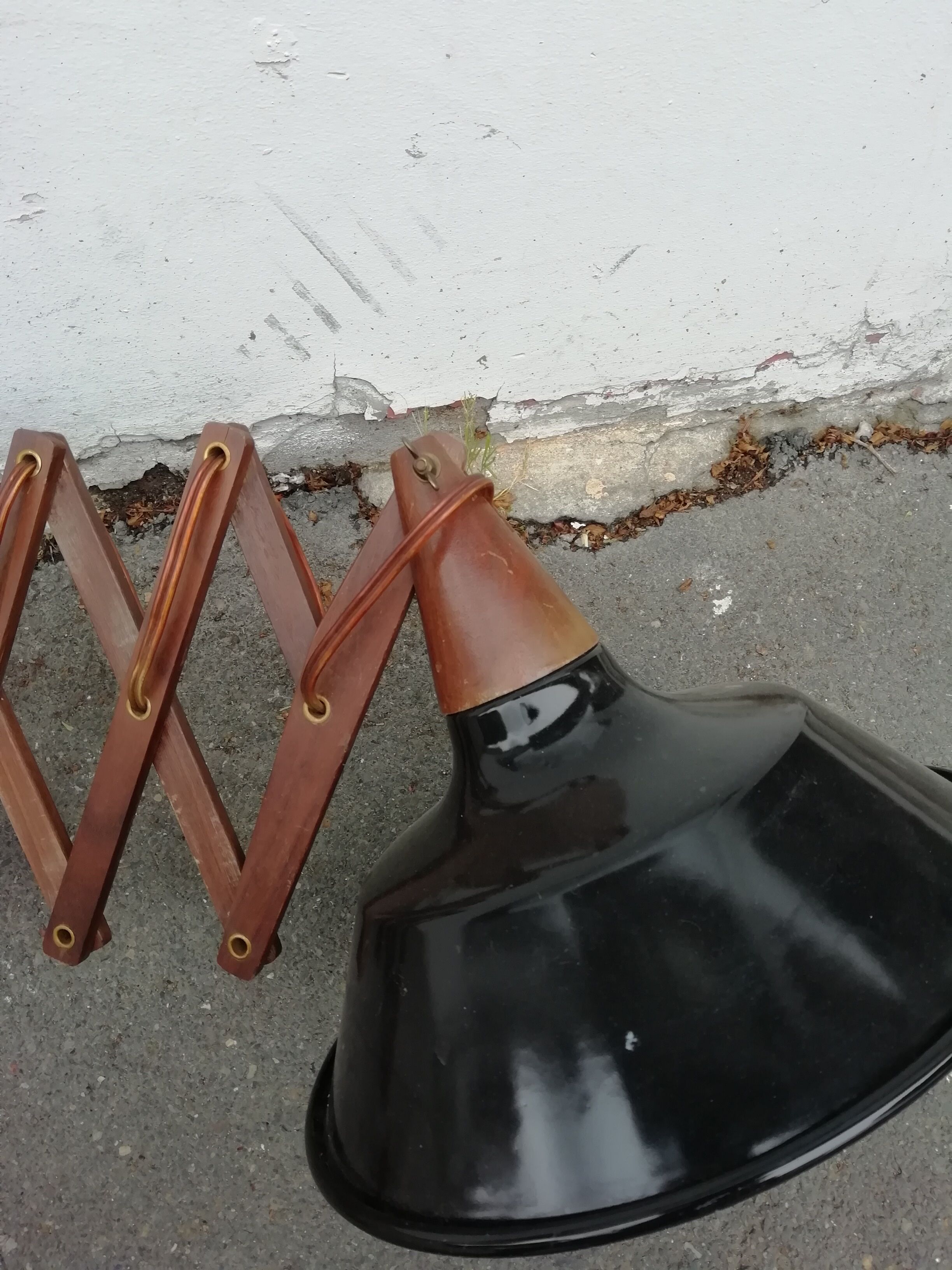 Wooden accordion sconce