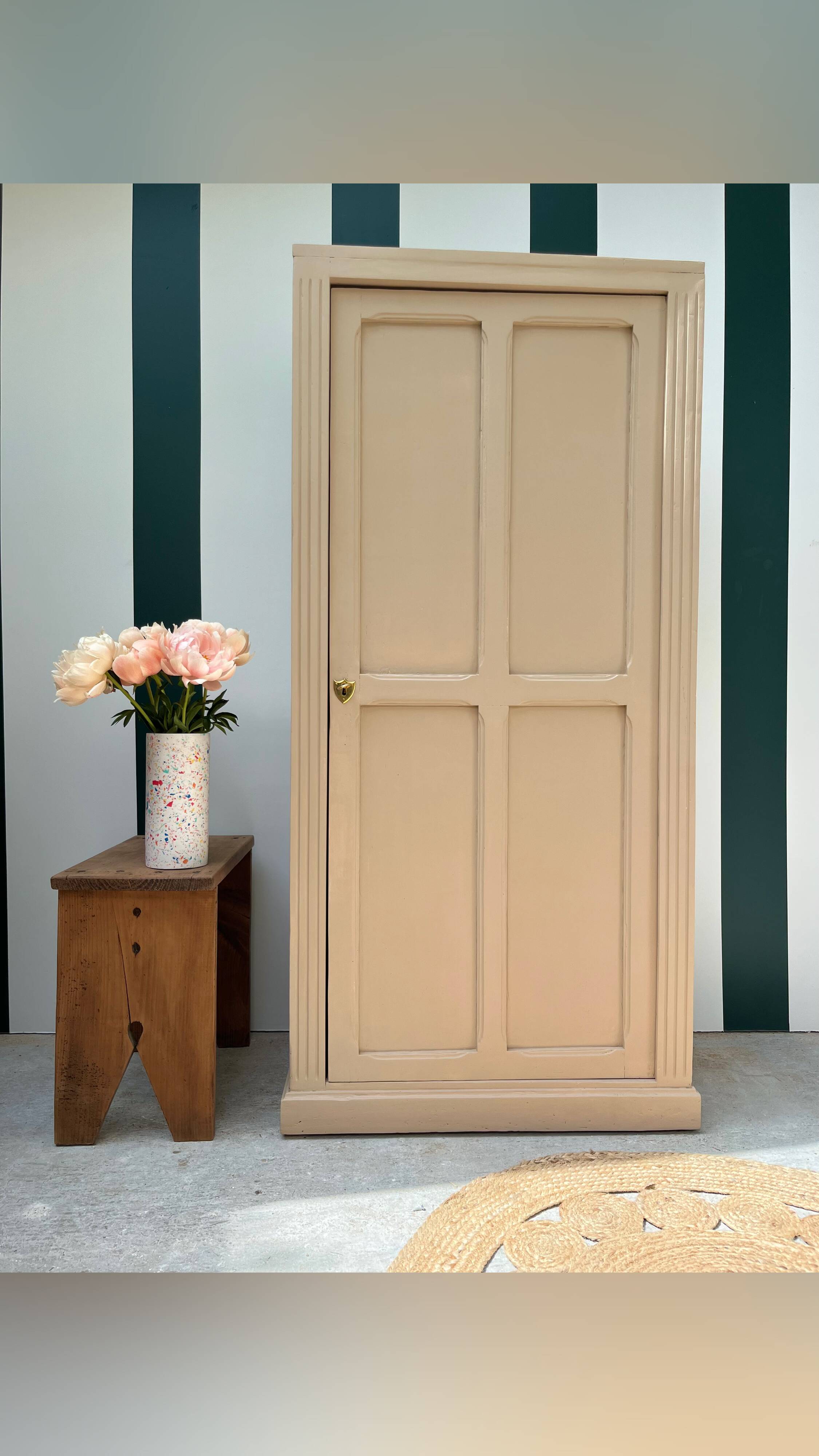 Armoire parisienne restaurée