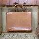 Ensemble de trois valises en cuir vintage