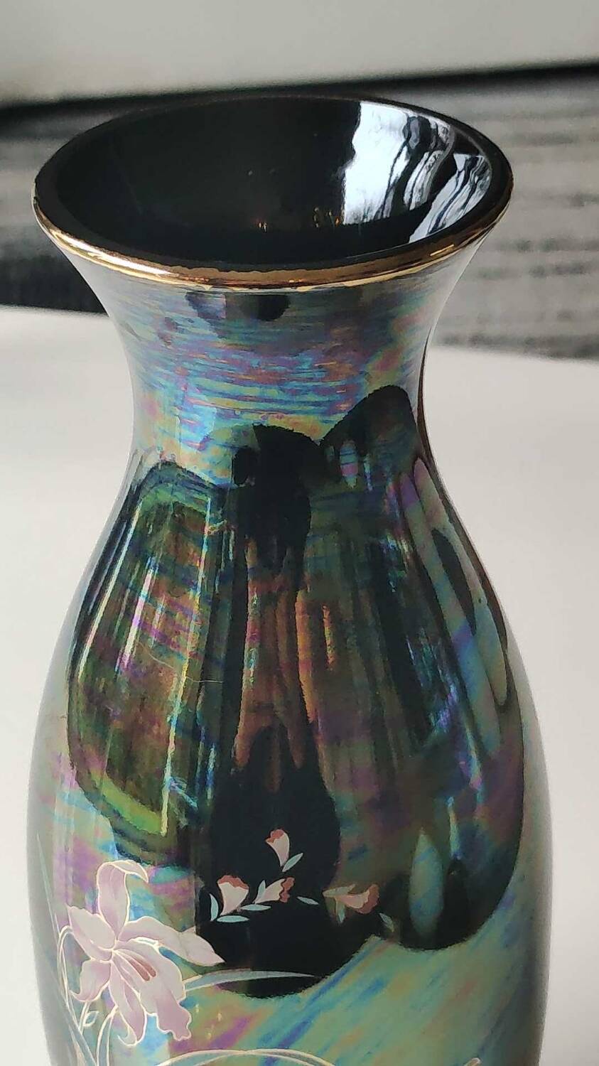 Iridescent japanese vase with floral patterns. stamped japan. high 27.5 cm