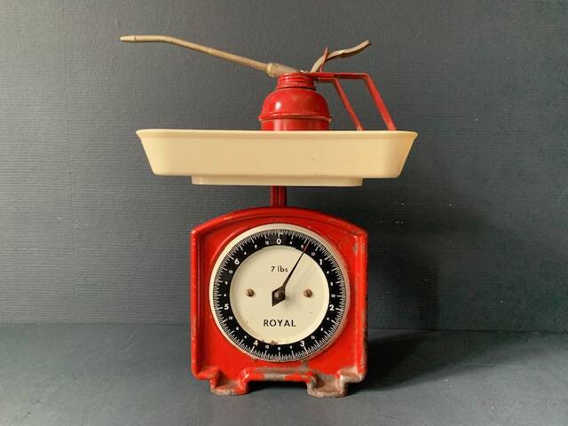 Old English kitchen scale, 7 Lbs, Royal, 1940, United Kingdom