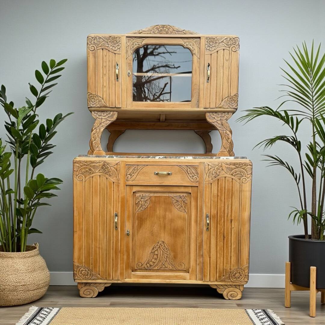 Art Deco Parisian buffet in solid raw oak from the 1930s.