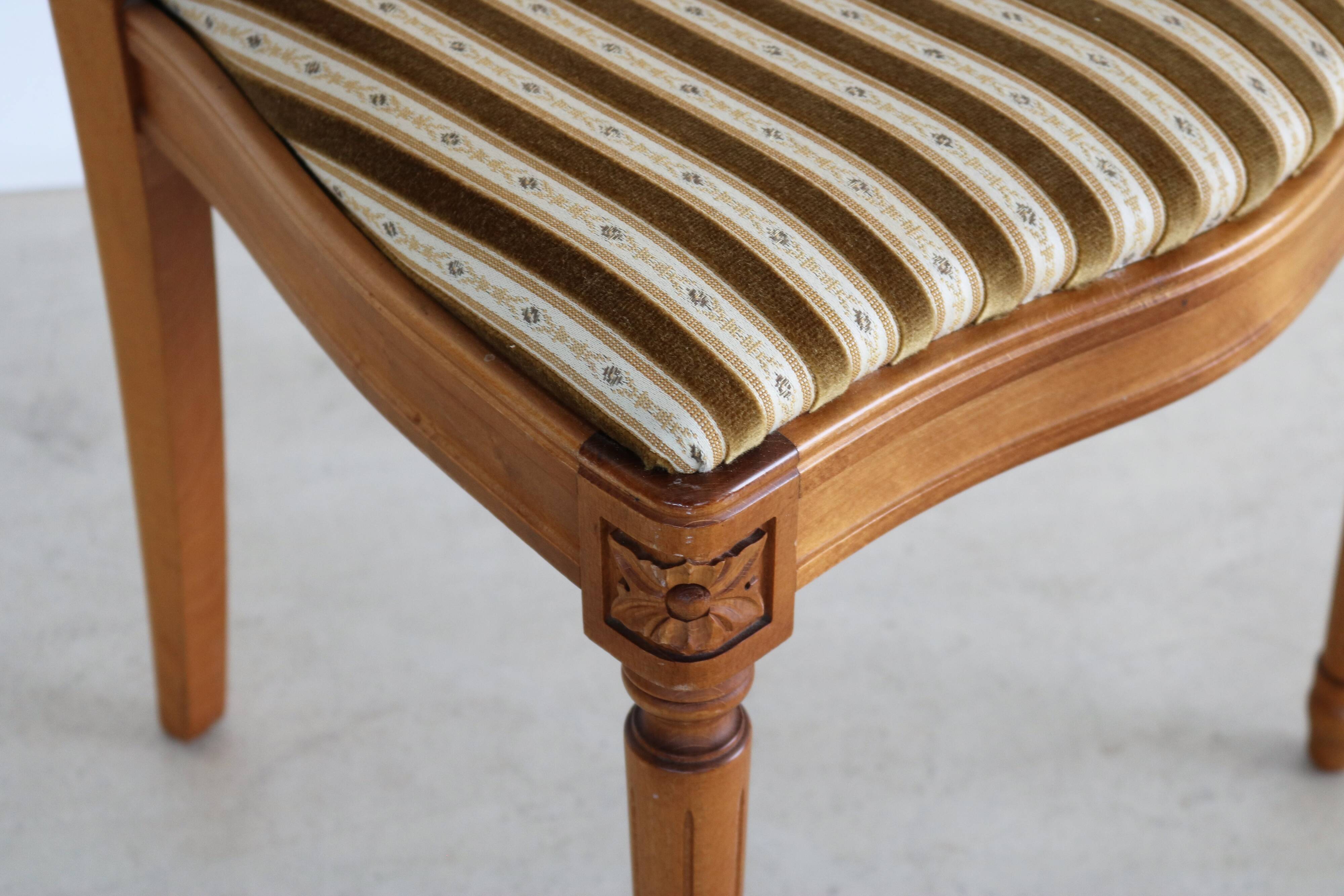 Set of 8 vintage dining chairs