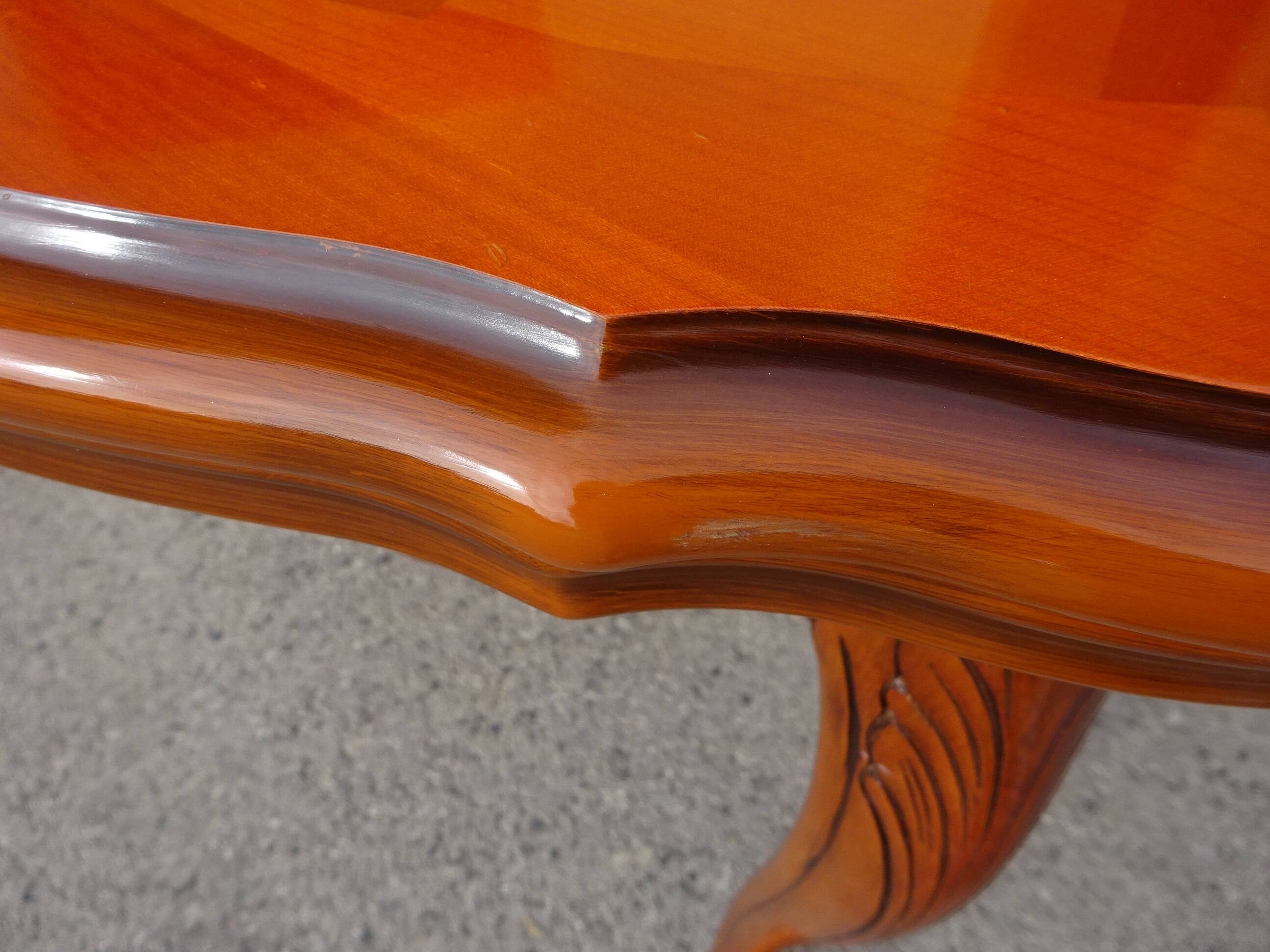 Table ovale avec rallonges, style Louis XV
