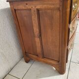 Walnut chest of drawers
