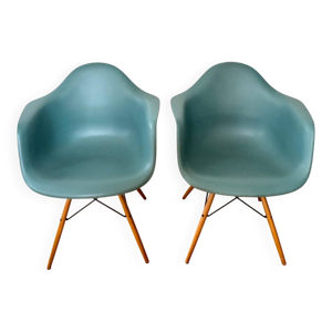 2 fauteui Vitra par Eames