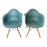 2 Vitra armchairs by Eames