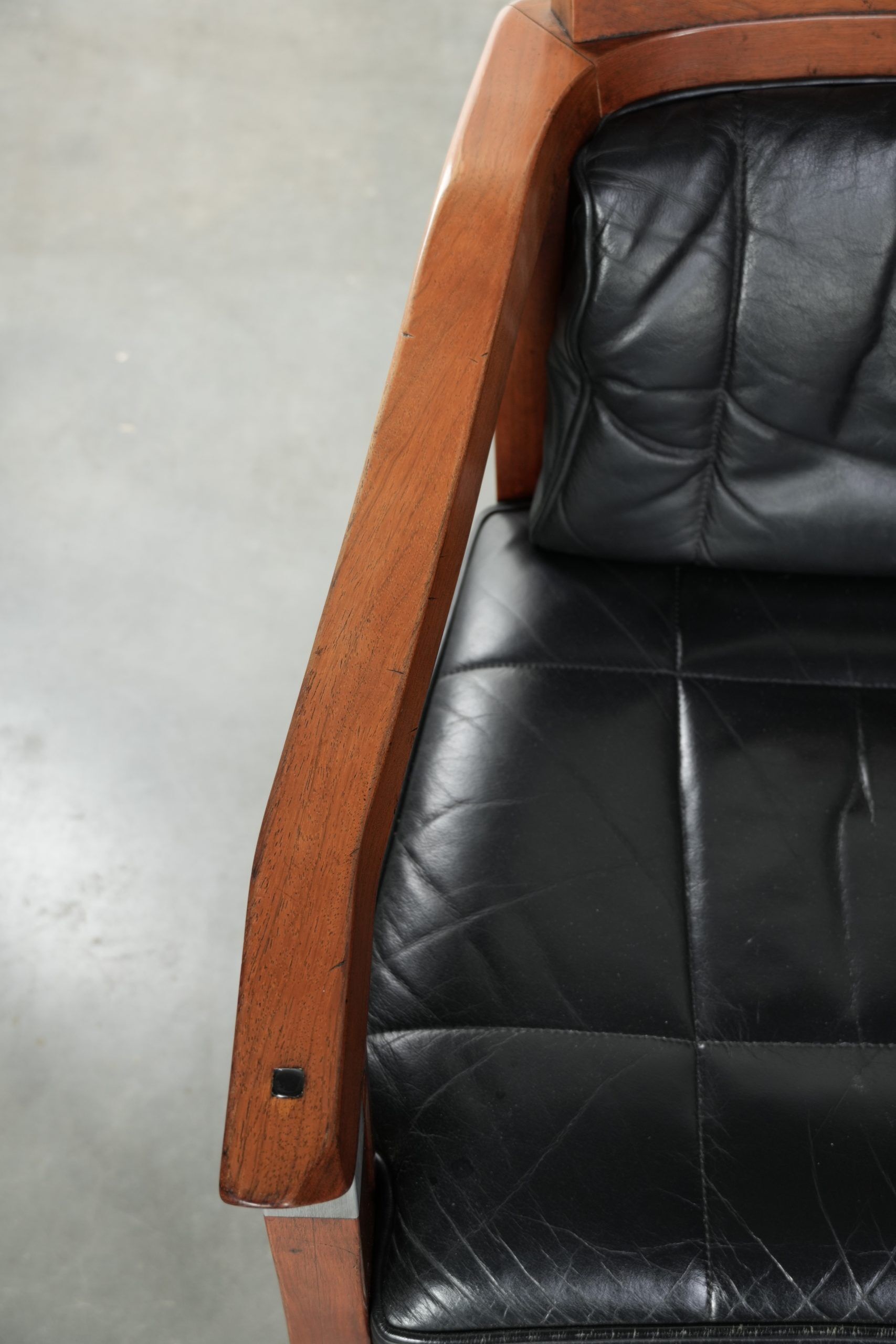 Black leather set of 4 Art Deco design dining chairs with armrests