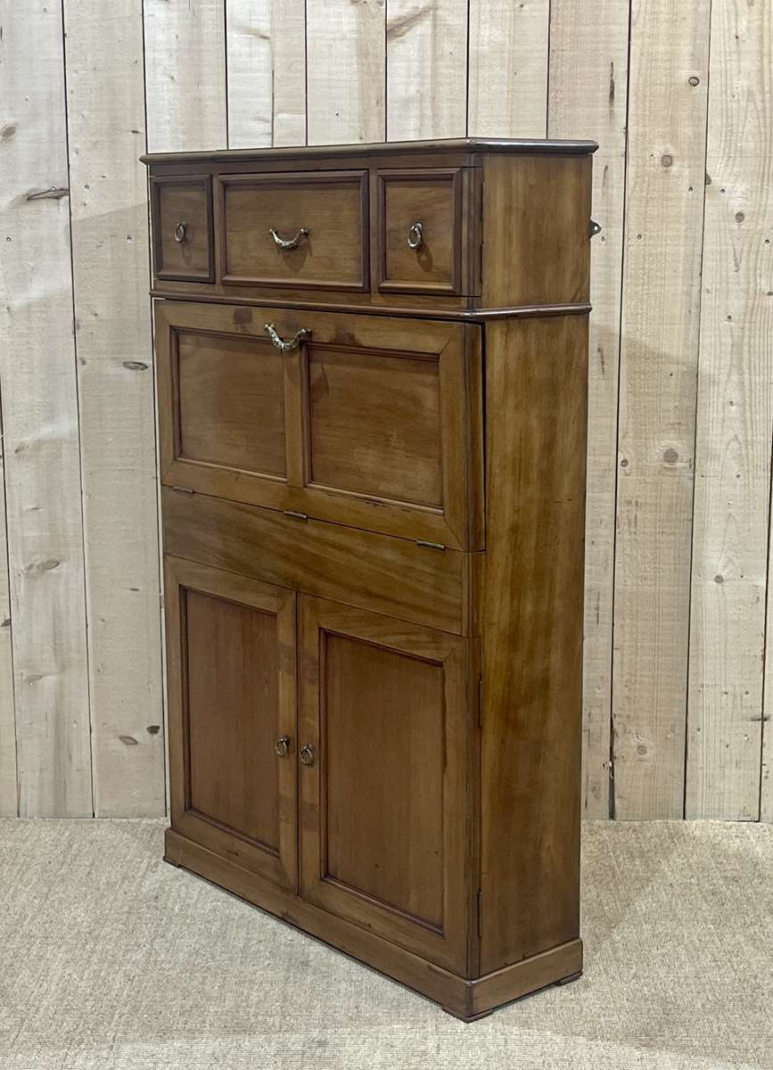 Mahogany wardrobe from the 1930s
