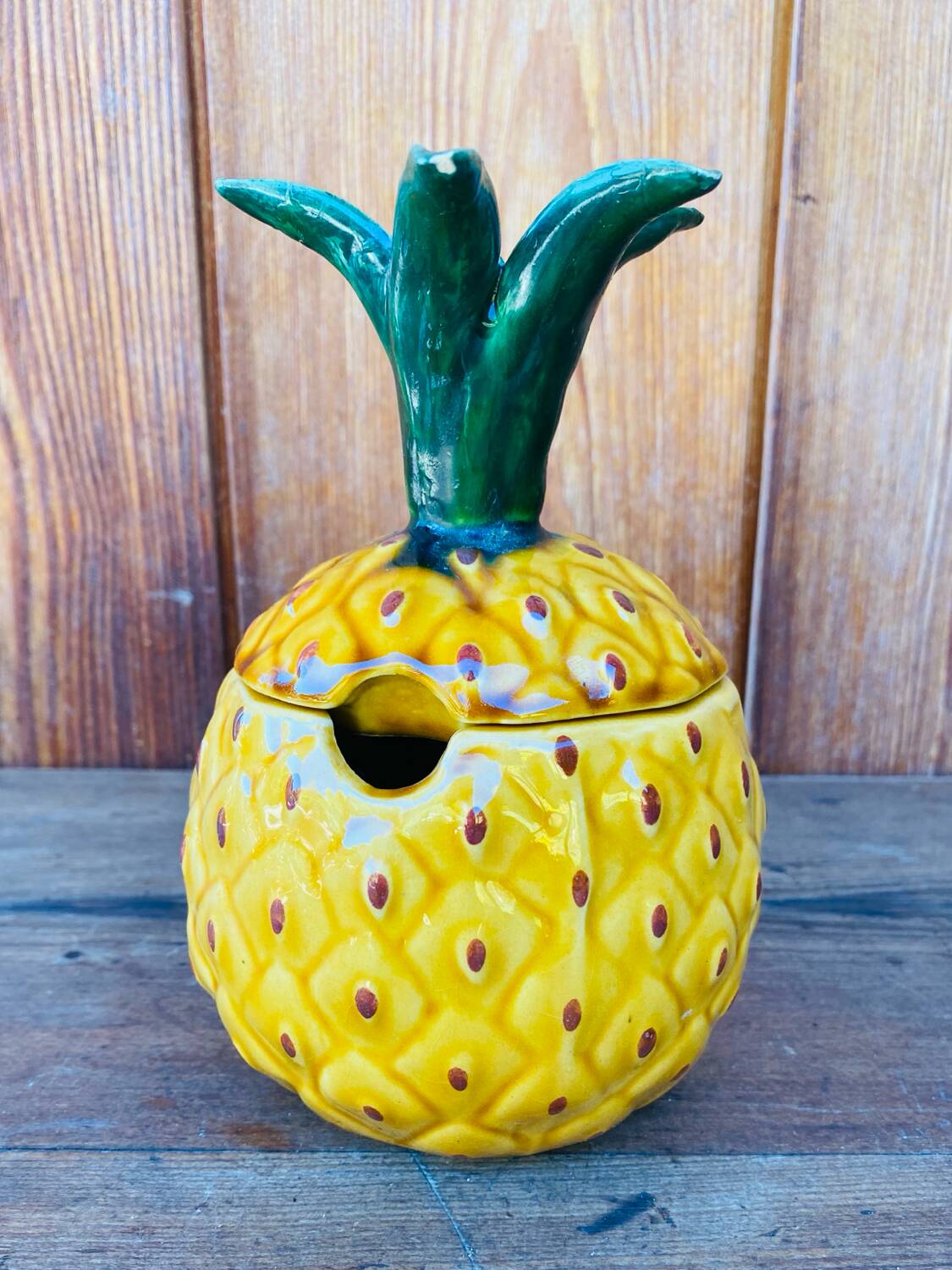 Pineapple pot in slip