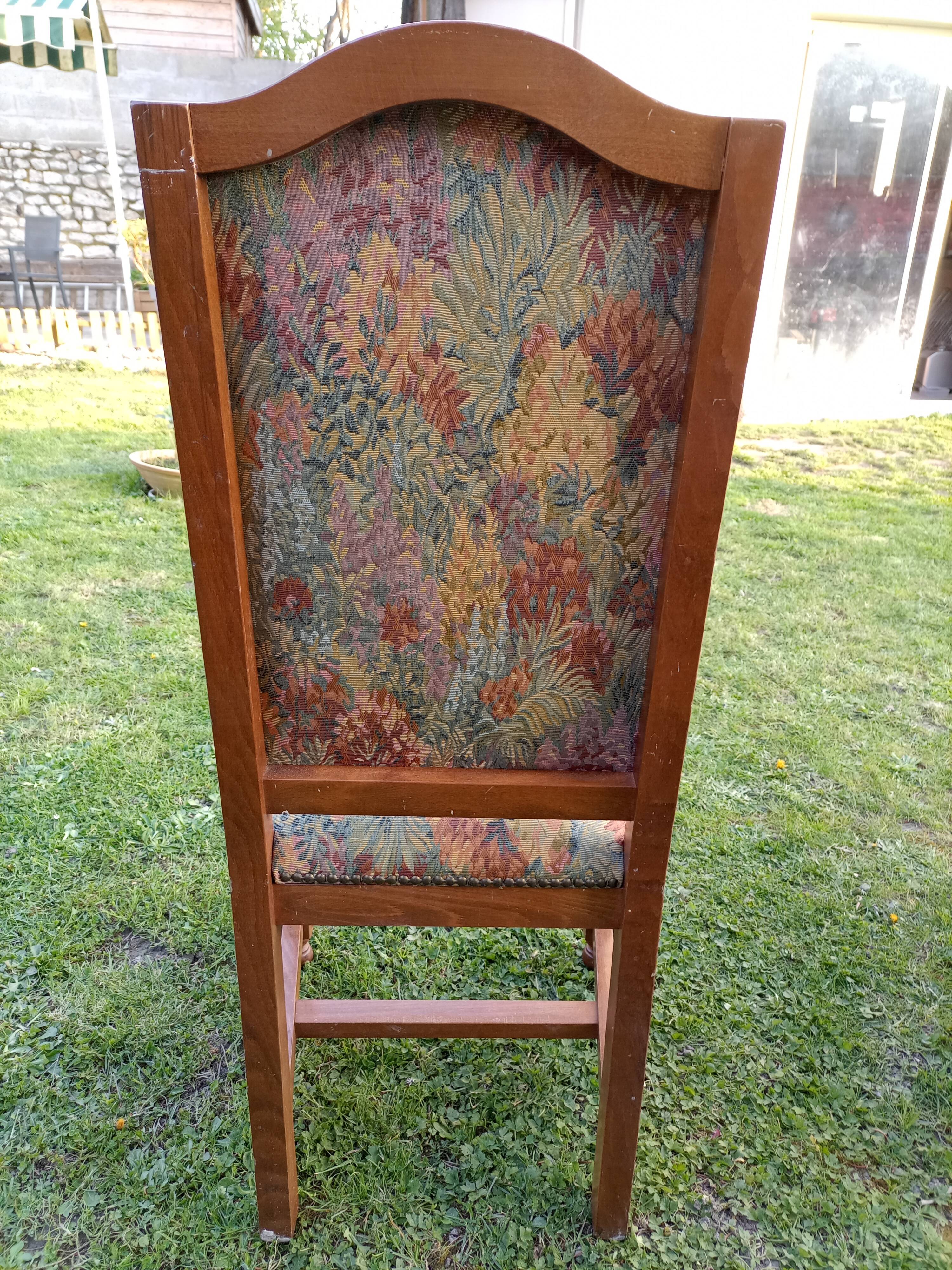 Set of 10 dining chairs – solid wood