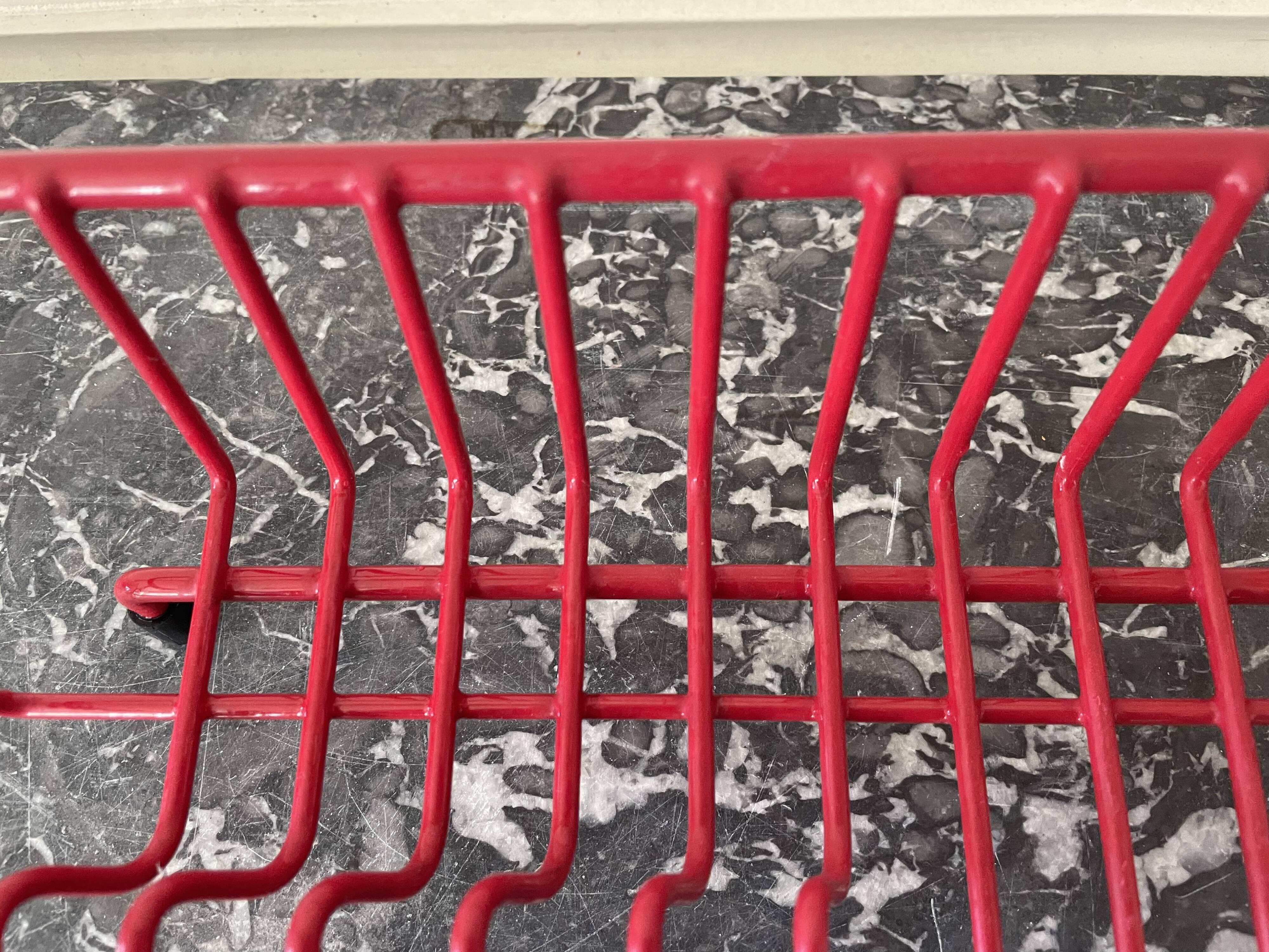 Plasticized metal dish rack