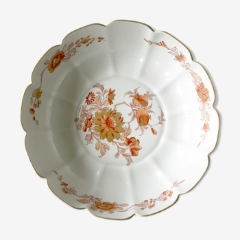 White porcelain hollow plate with far East inspired motifs