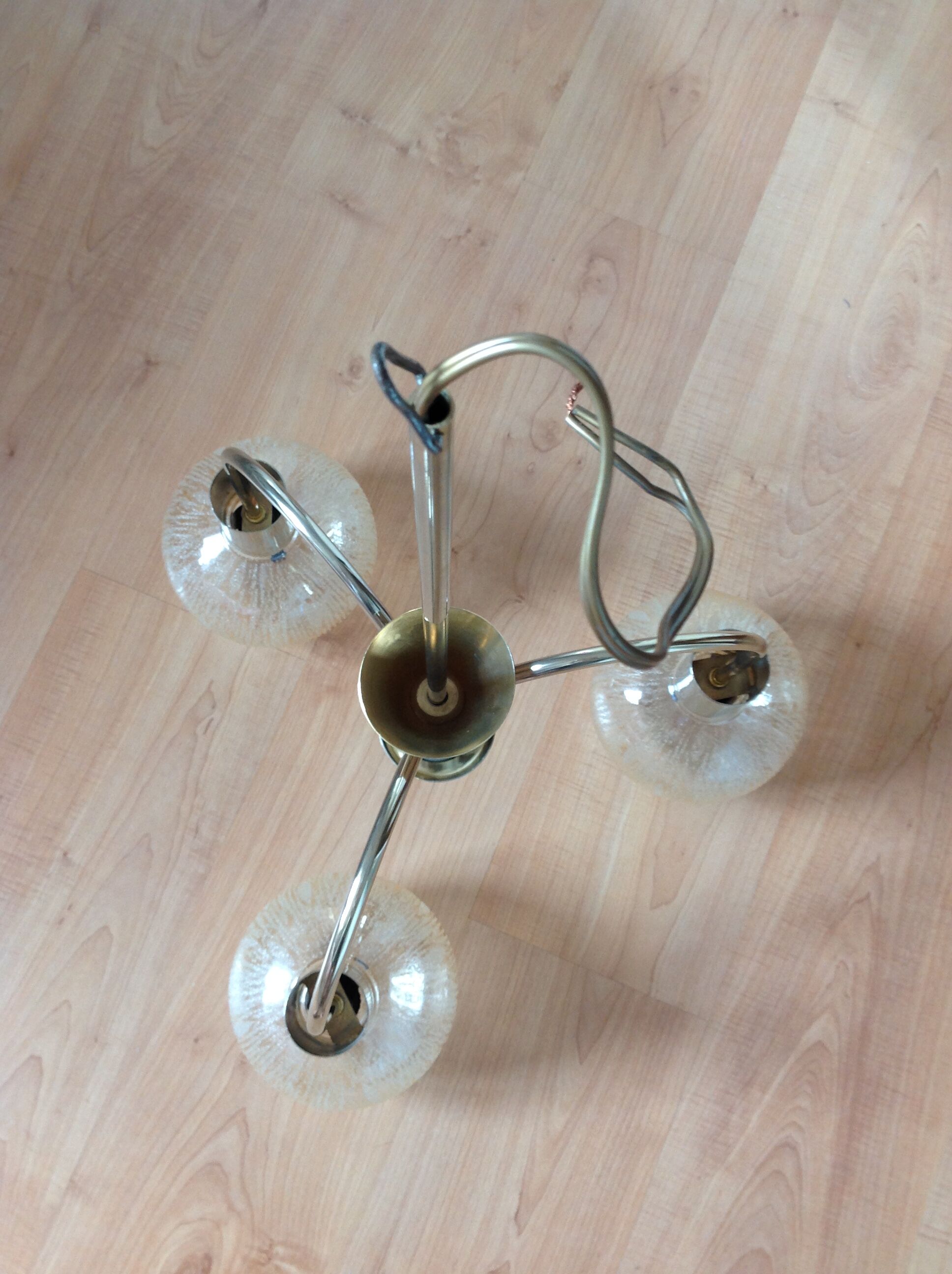 Three-globe brass chandelier in amber/vintage glass 60s-70s