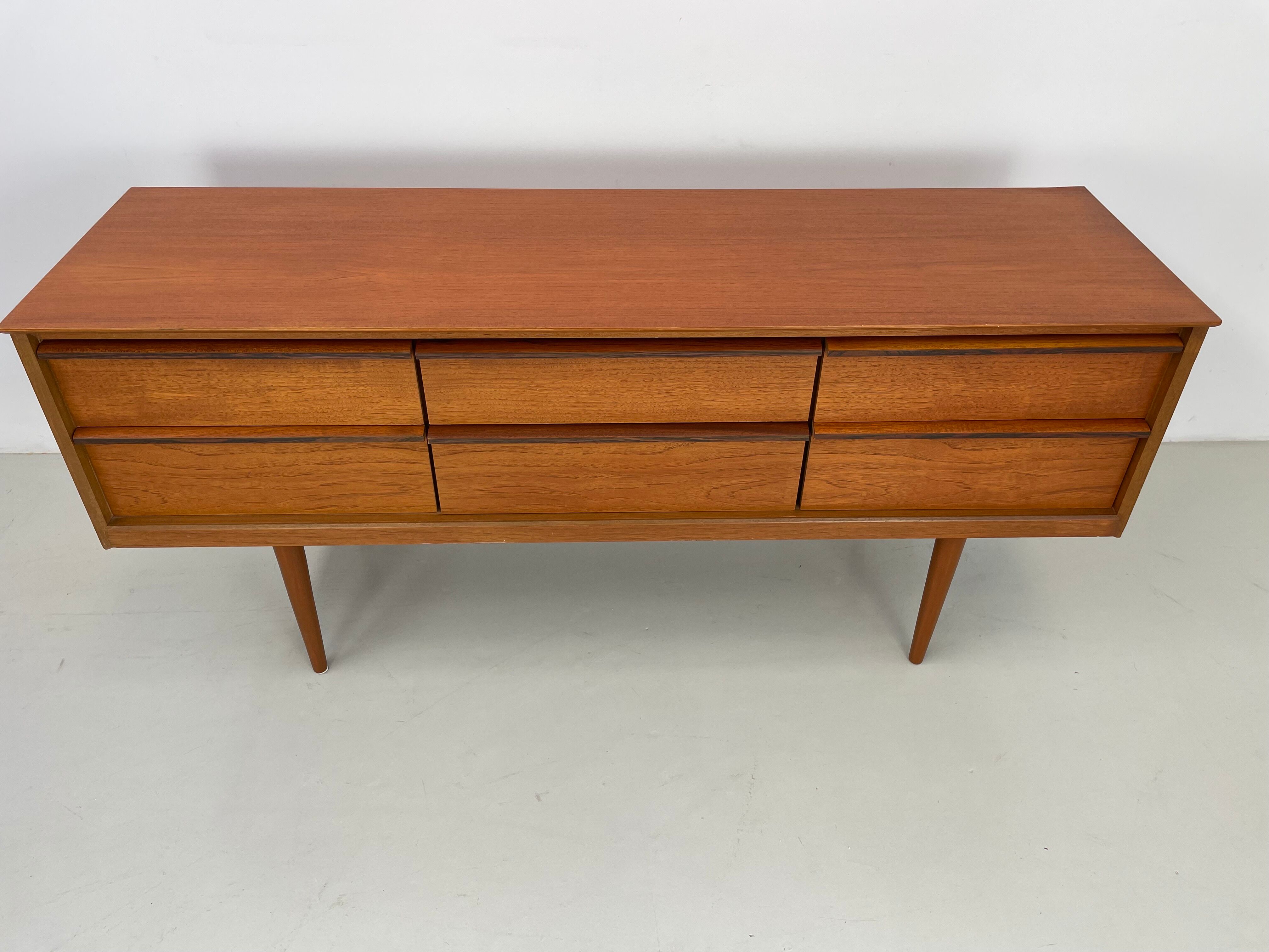 Vintage Austinsuite sideboard 1960's