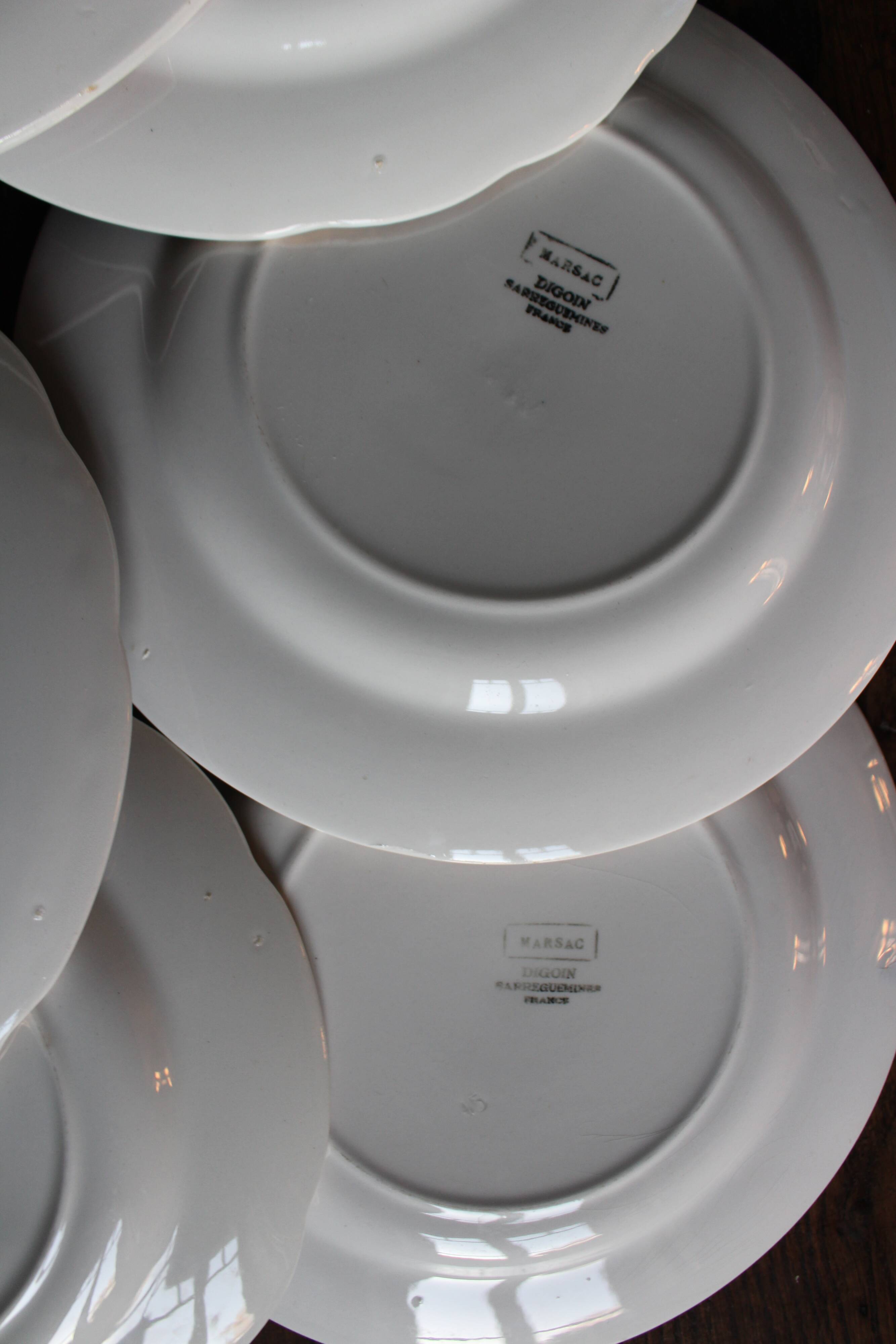 6 flat plates Digoin Sarregemines Marsac red with gold flowers