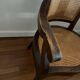 Ancien fauteuil de barbier / coiffeur en cannage