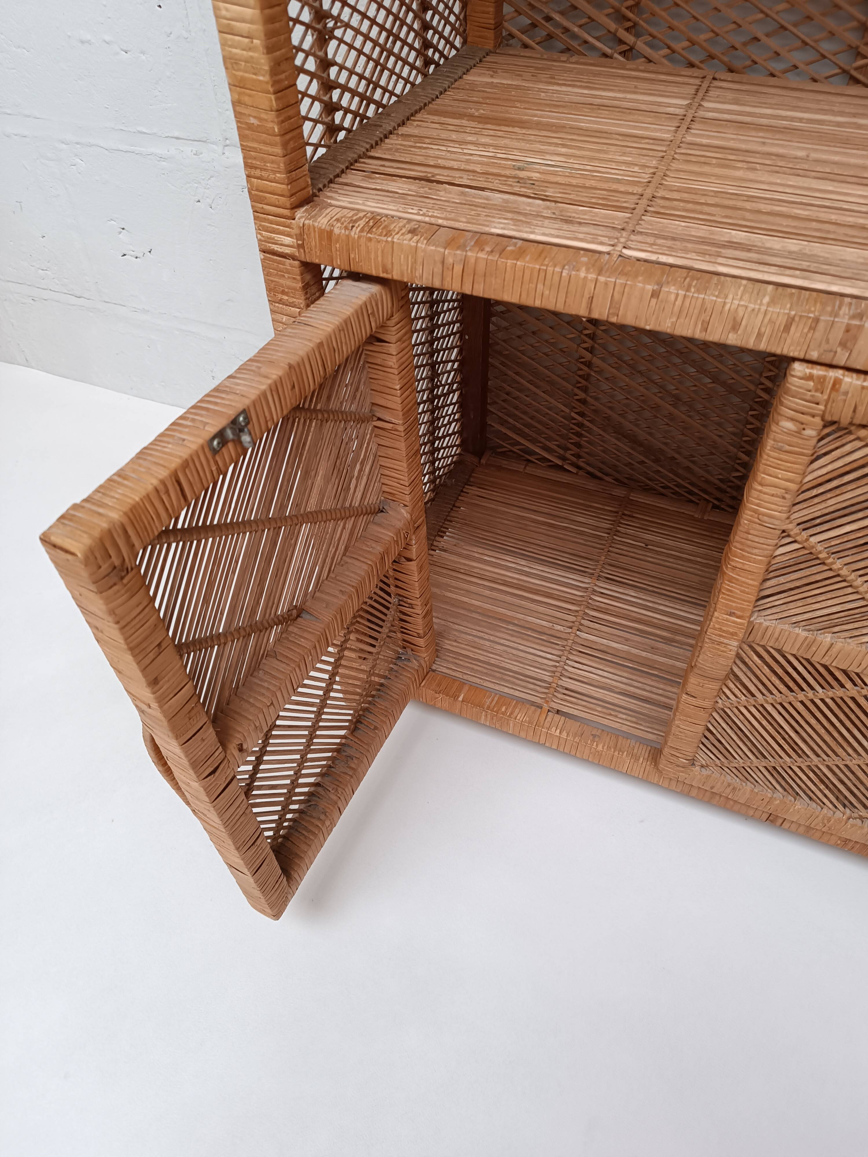 Buffet rattan bookcase shelf