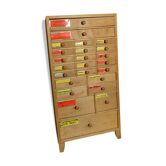 Meuble de quincaillerie à 24 tiroirs