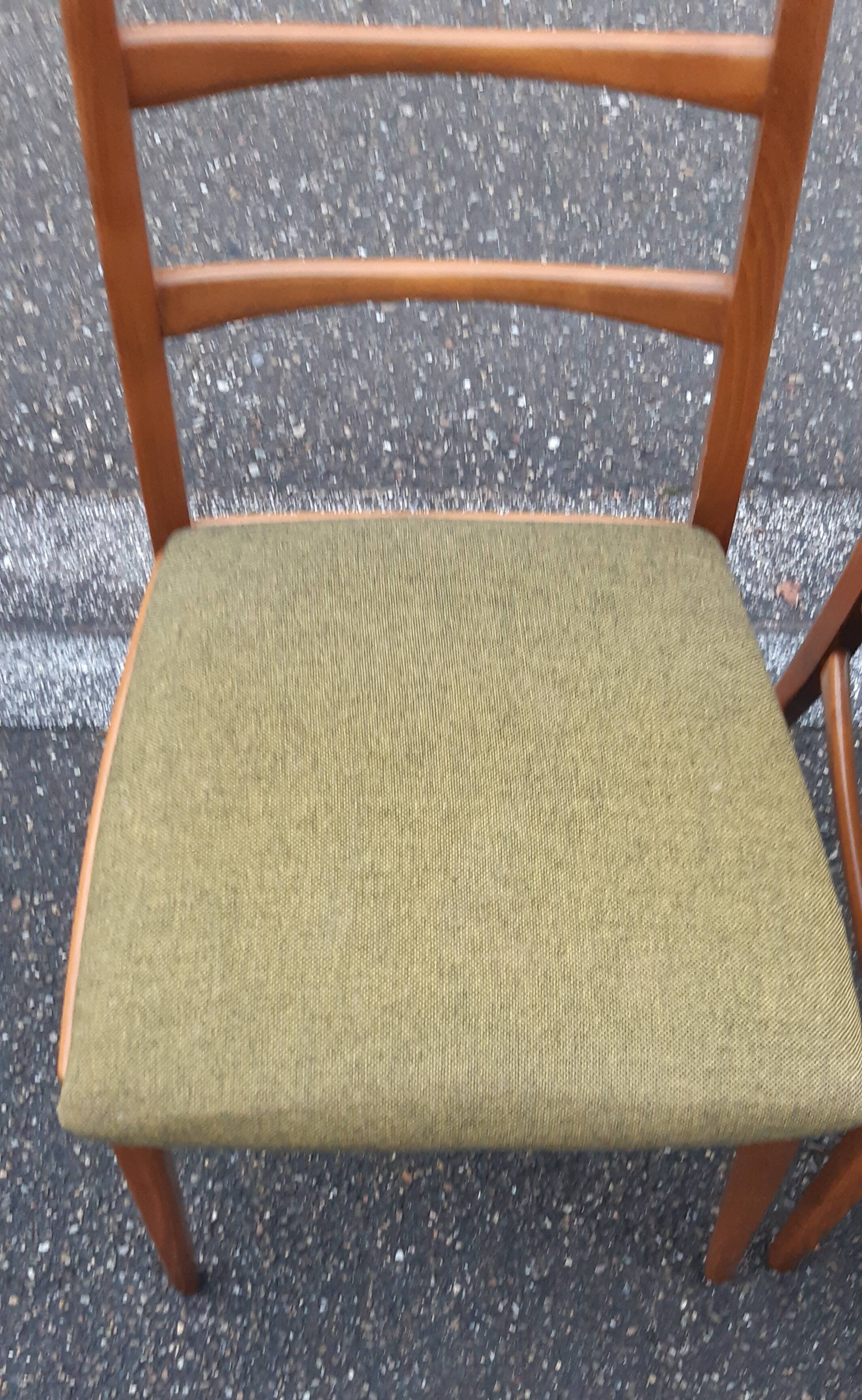 Set of 5 vintage chairs