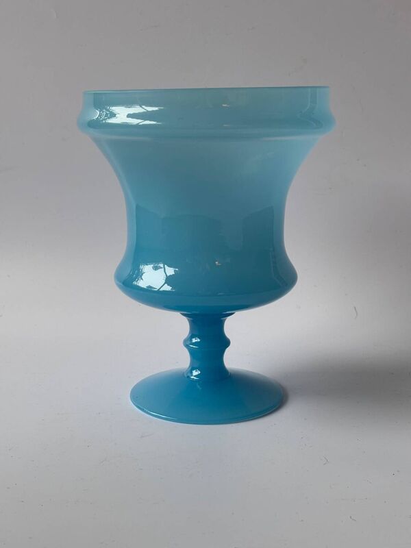 Vase vintage en opaline bleu