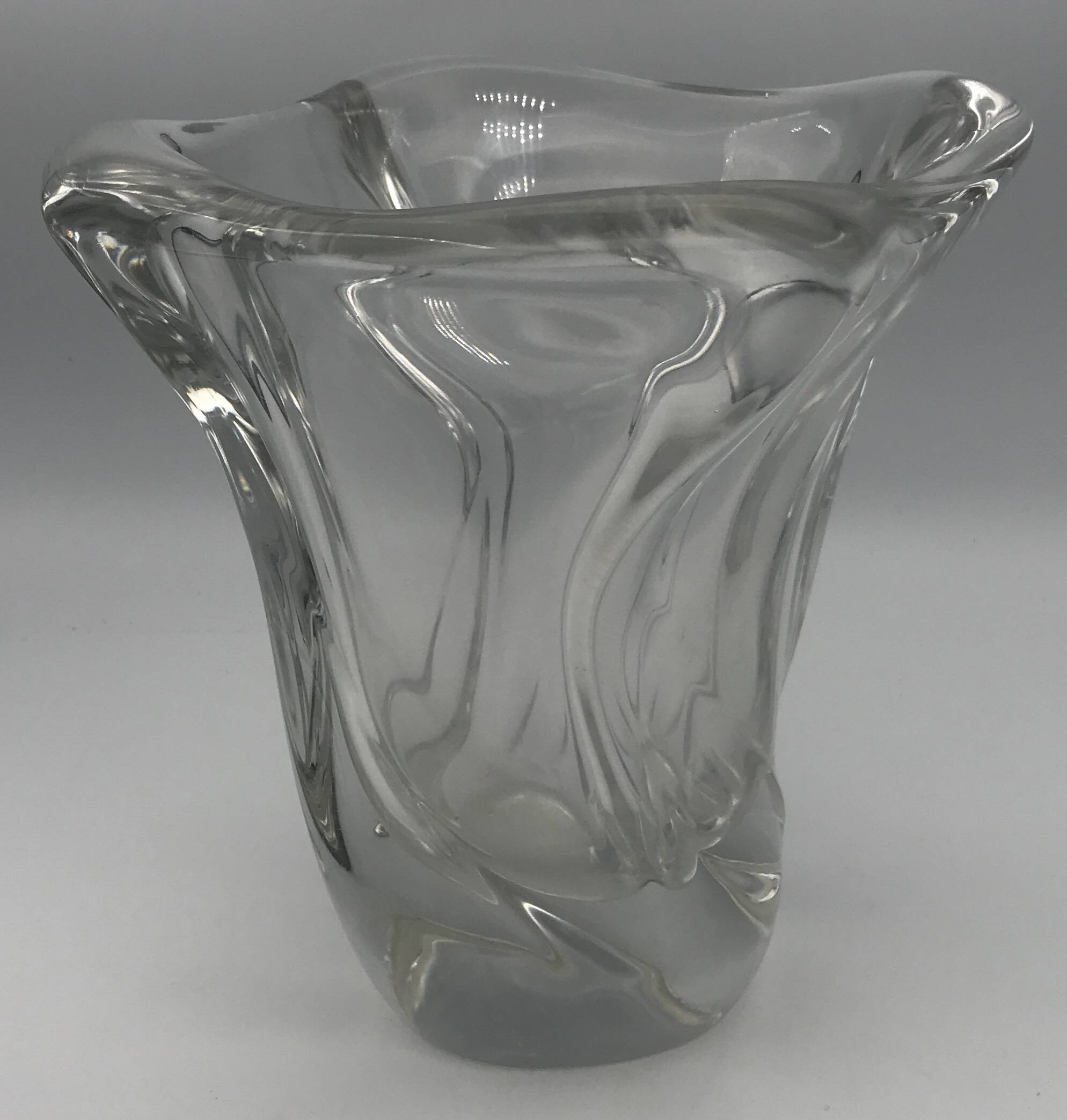 Crystal vase signed daum france free form 4.4 kg