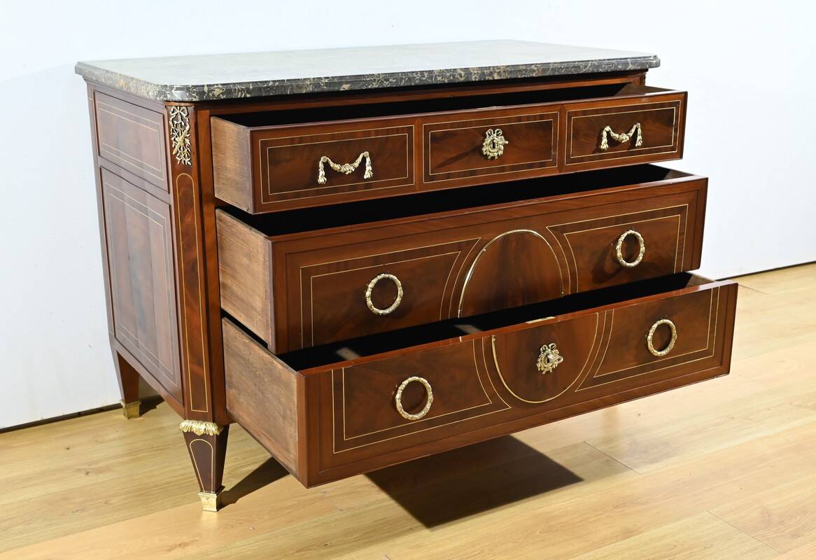 Rare mahogany commode, Louis XVI period – 2nd half of the 18th century.