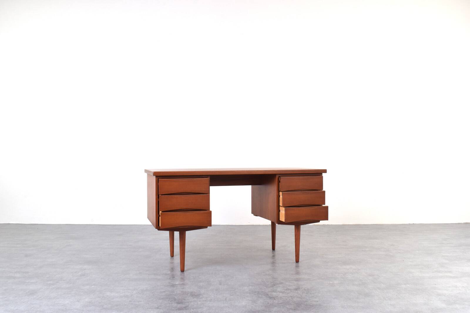 Mid-Century Teak Desk by Fredrik Kayser for Skeie Møbler, 1960s.