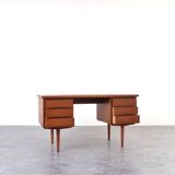 Mid-Century Teak Desk by Fredrik Kayser for Skeie Møbler, 1960s.
