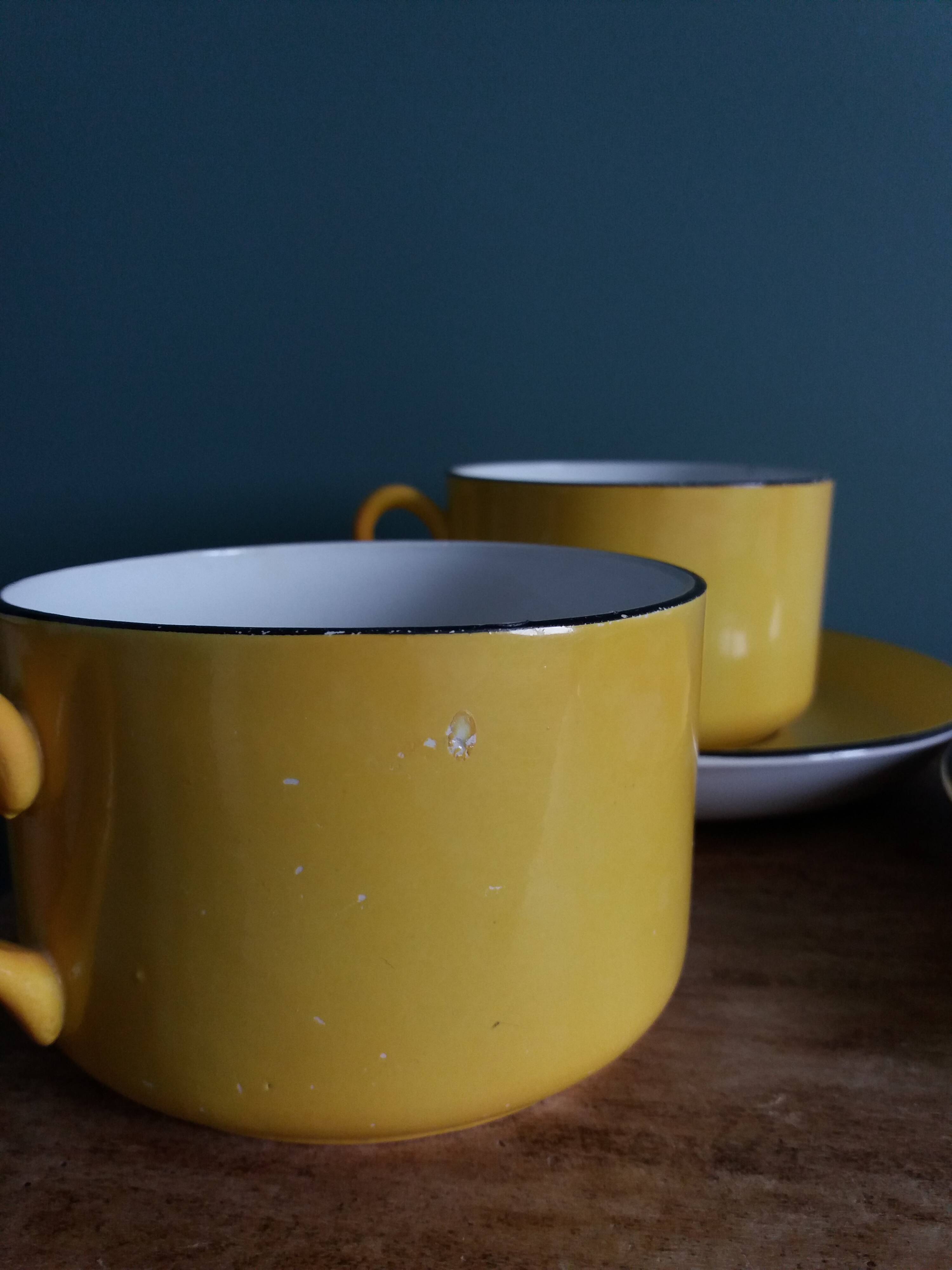 Tasses et soucoupe Saint Amand céramique jaune