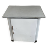 Meuble émaillé