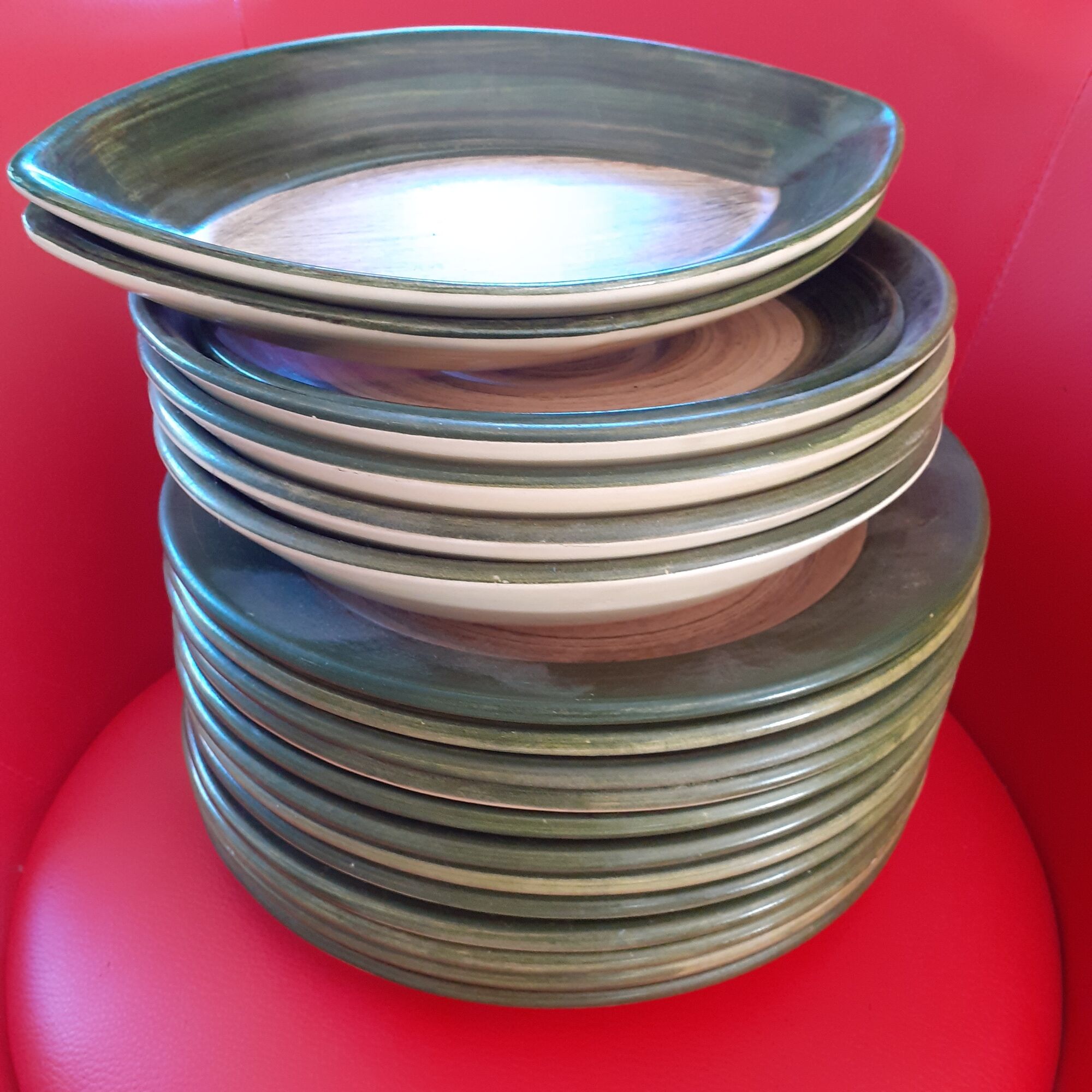 Lot of plates st clément des annèes 6012 plates + 4 creuses + 2 raviers.