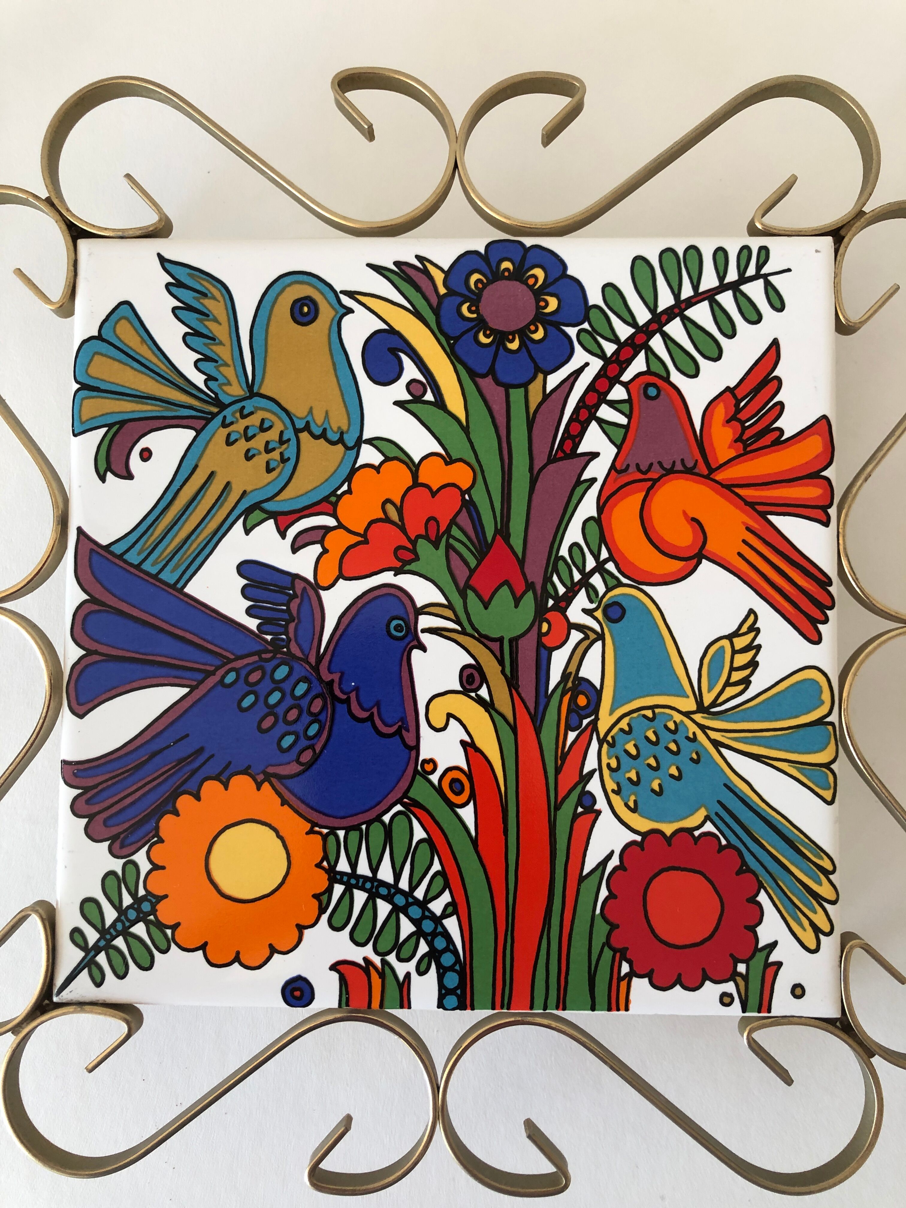 Underside Of Plat service Acapulco by Villeroy & Boch