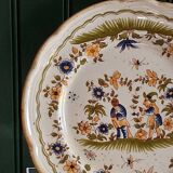 Plate "Reproduction Vieux Moustiers" in very good condition.