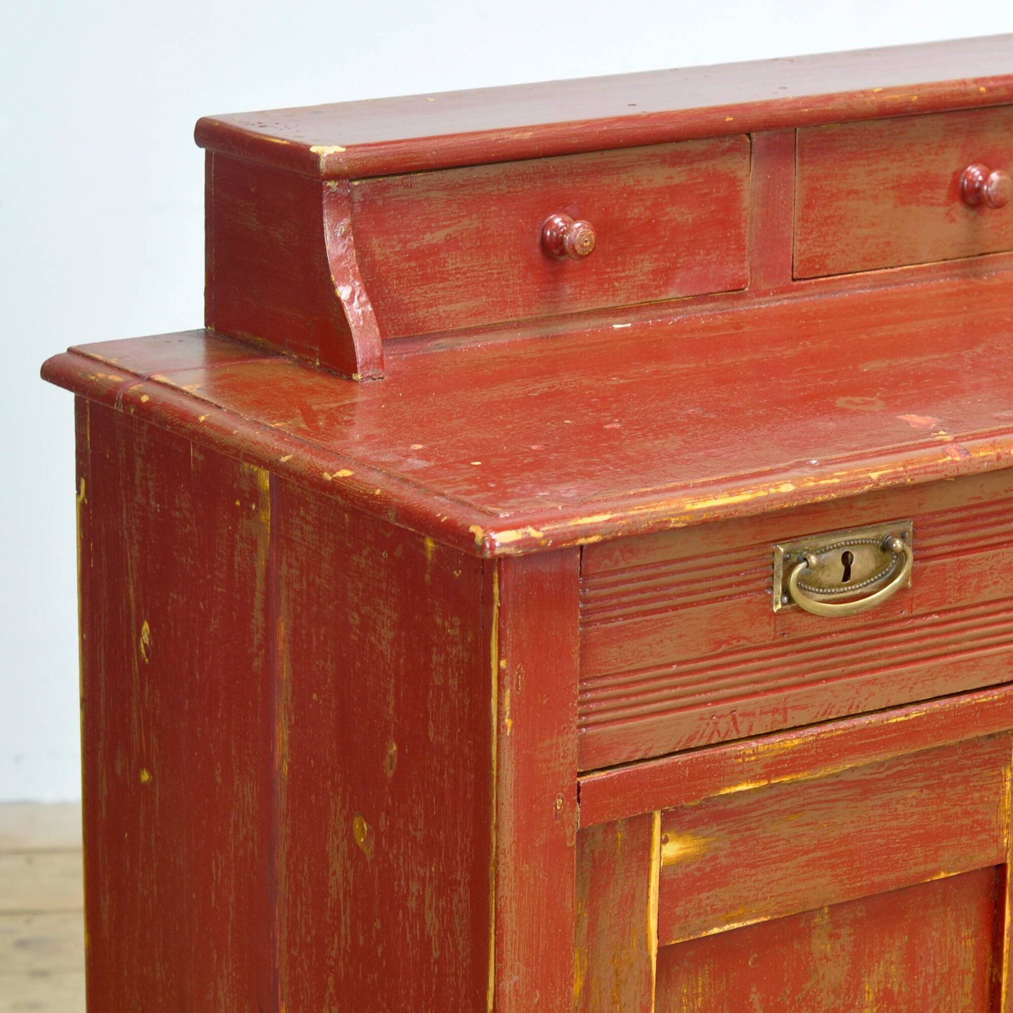 Cabinet en pin, vers 1920