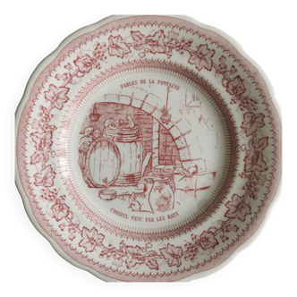 Dessert plate. Museum of Faience Factory of Gien. Plate N°1 Fables de la Fontaine