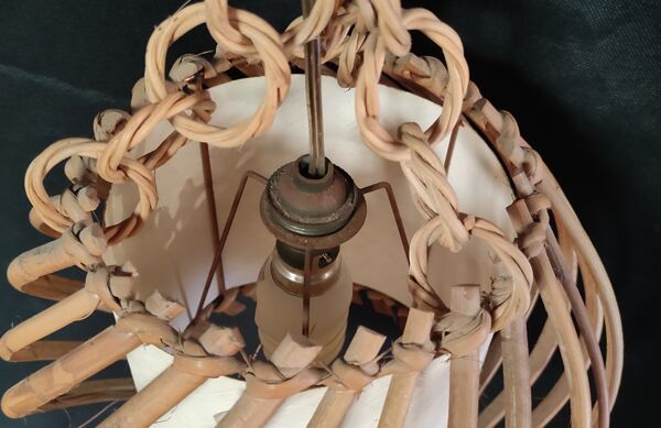 Suspension vintage en rotin