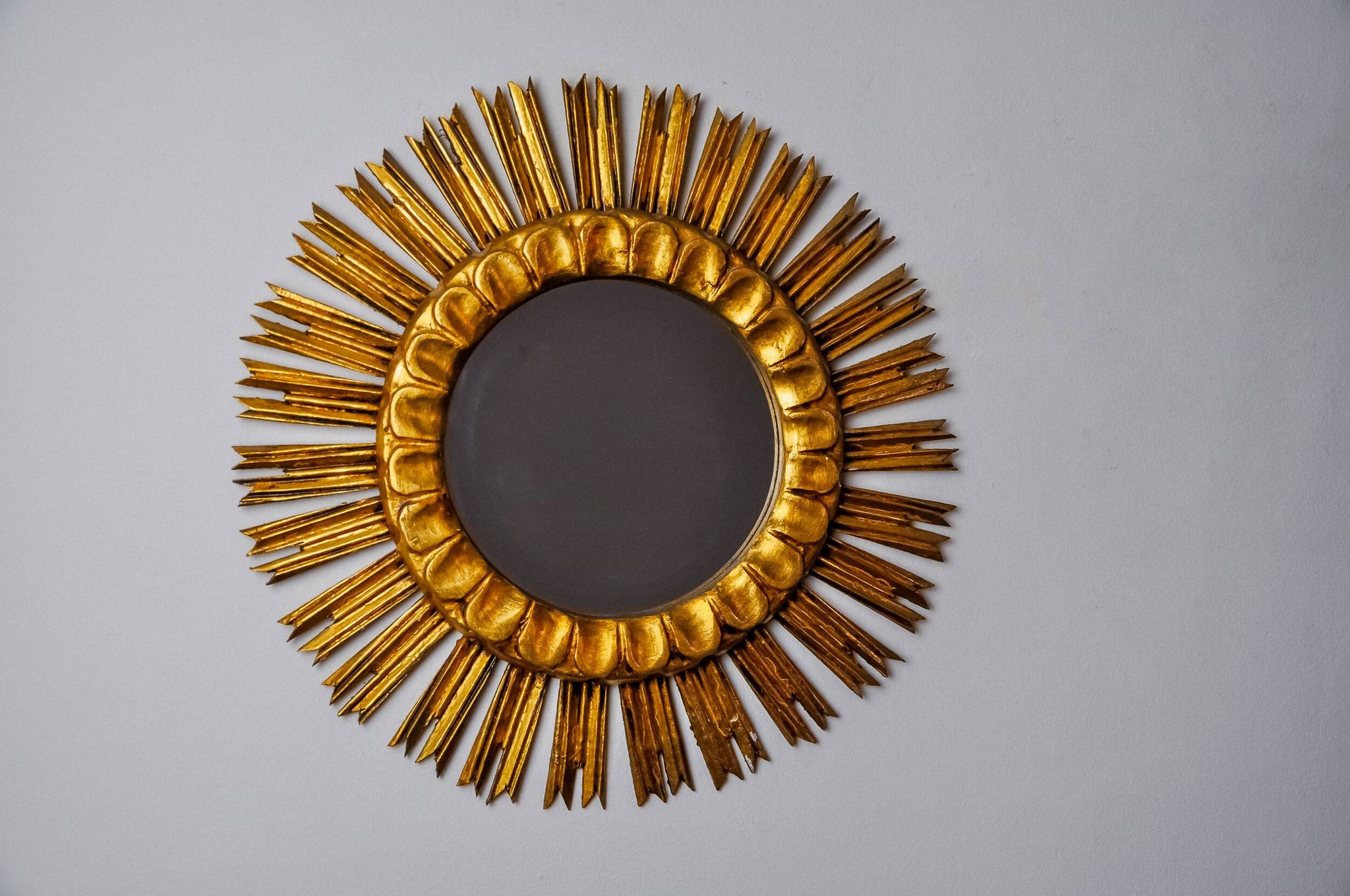 Miroir soleil en bois dorée, mid century, 54cm
