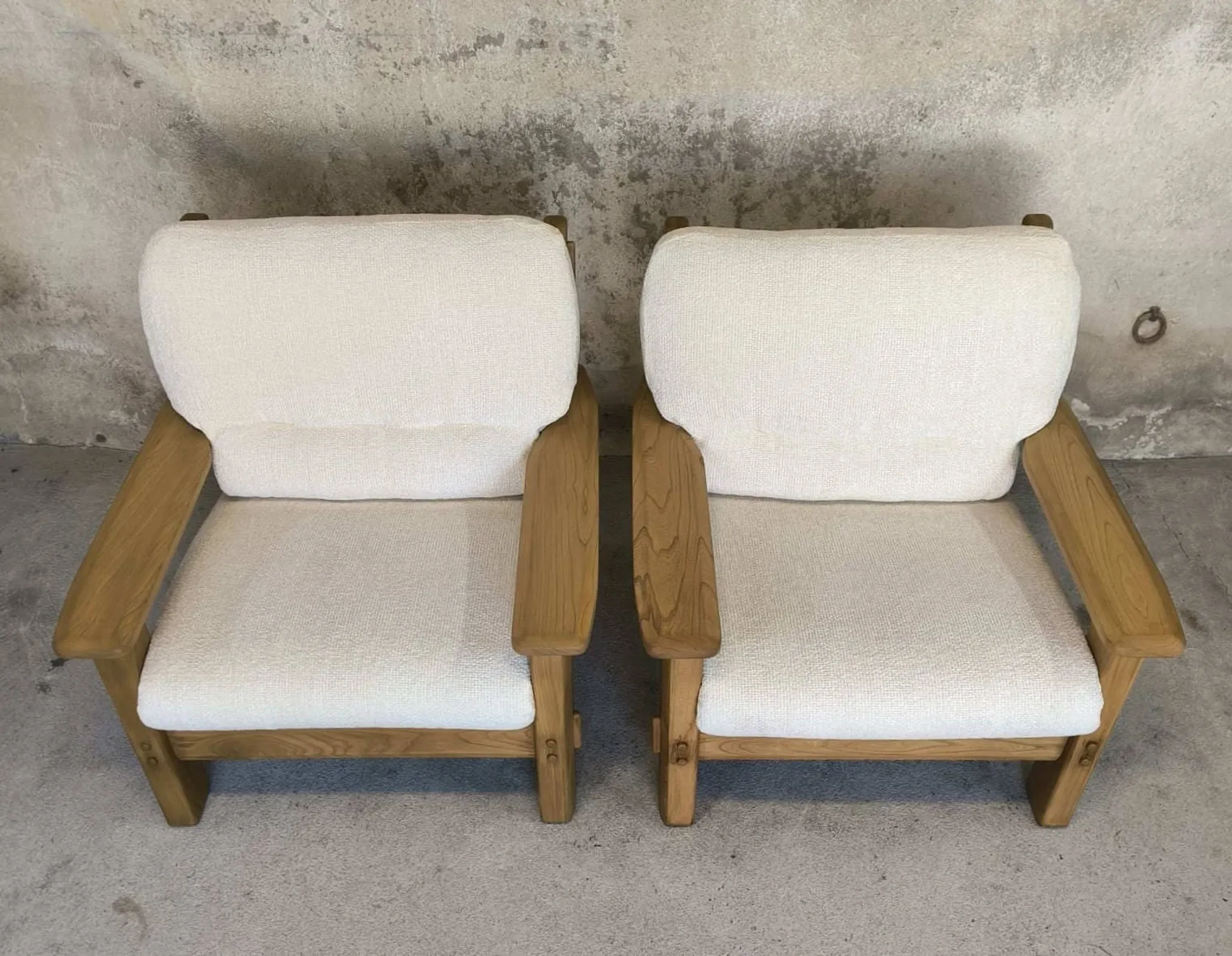 Paire de fauteuils vintage en orme massif