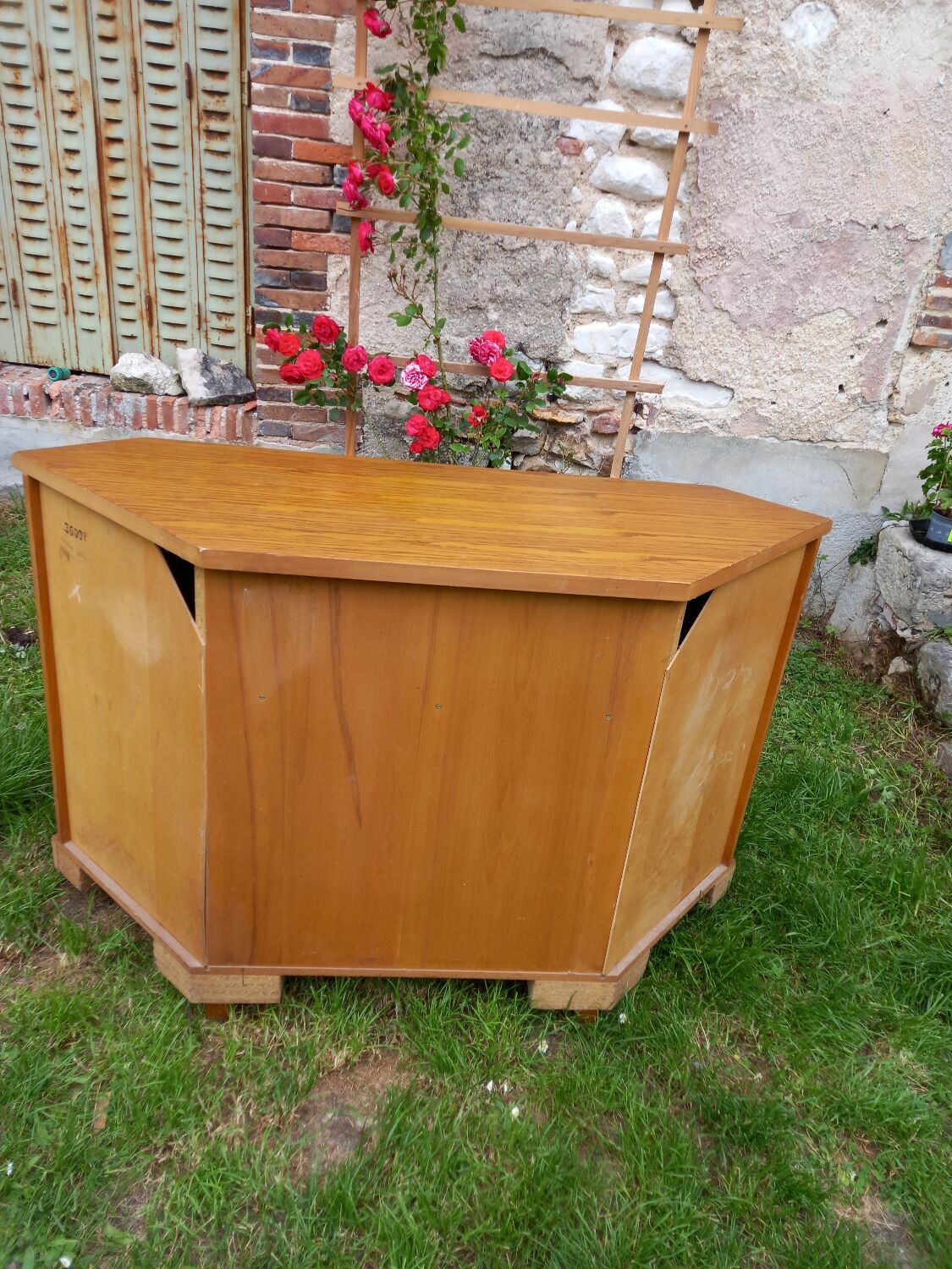 Vintage TV cabinet