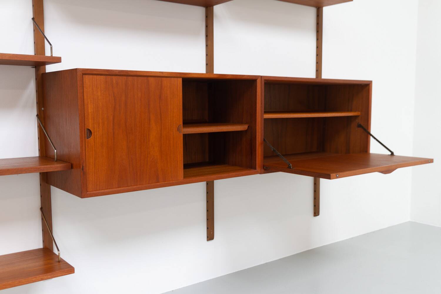 Danish Modern 5-Bay Modular Teak Wall Unit by Poul Cadovius for Cado, 1950s