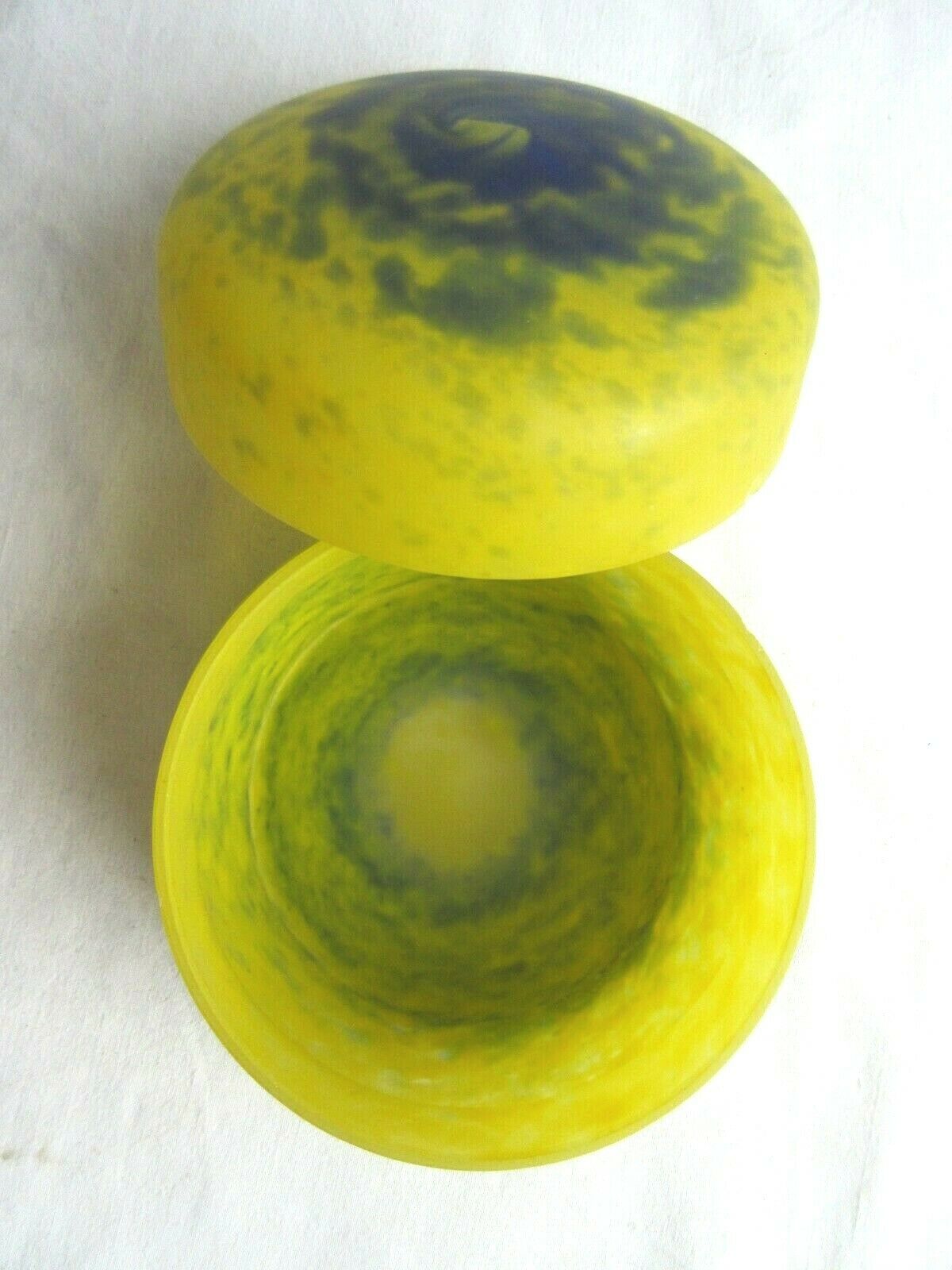 Bonbonnière yellow and blue glass paste, Art Deco, Muller or Degué taste