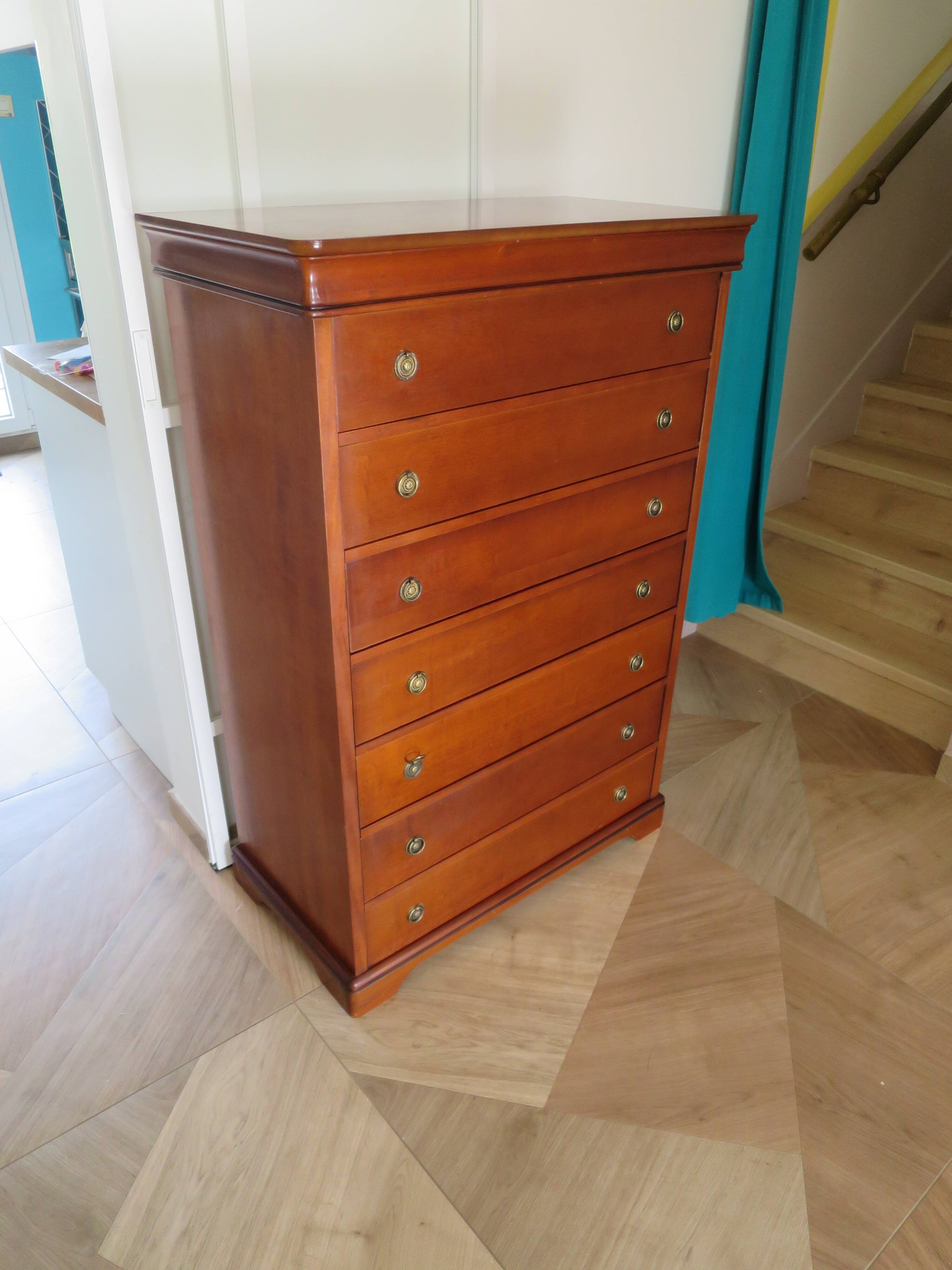 Louis Philippe style chest of drawers in cherry wood