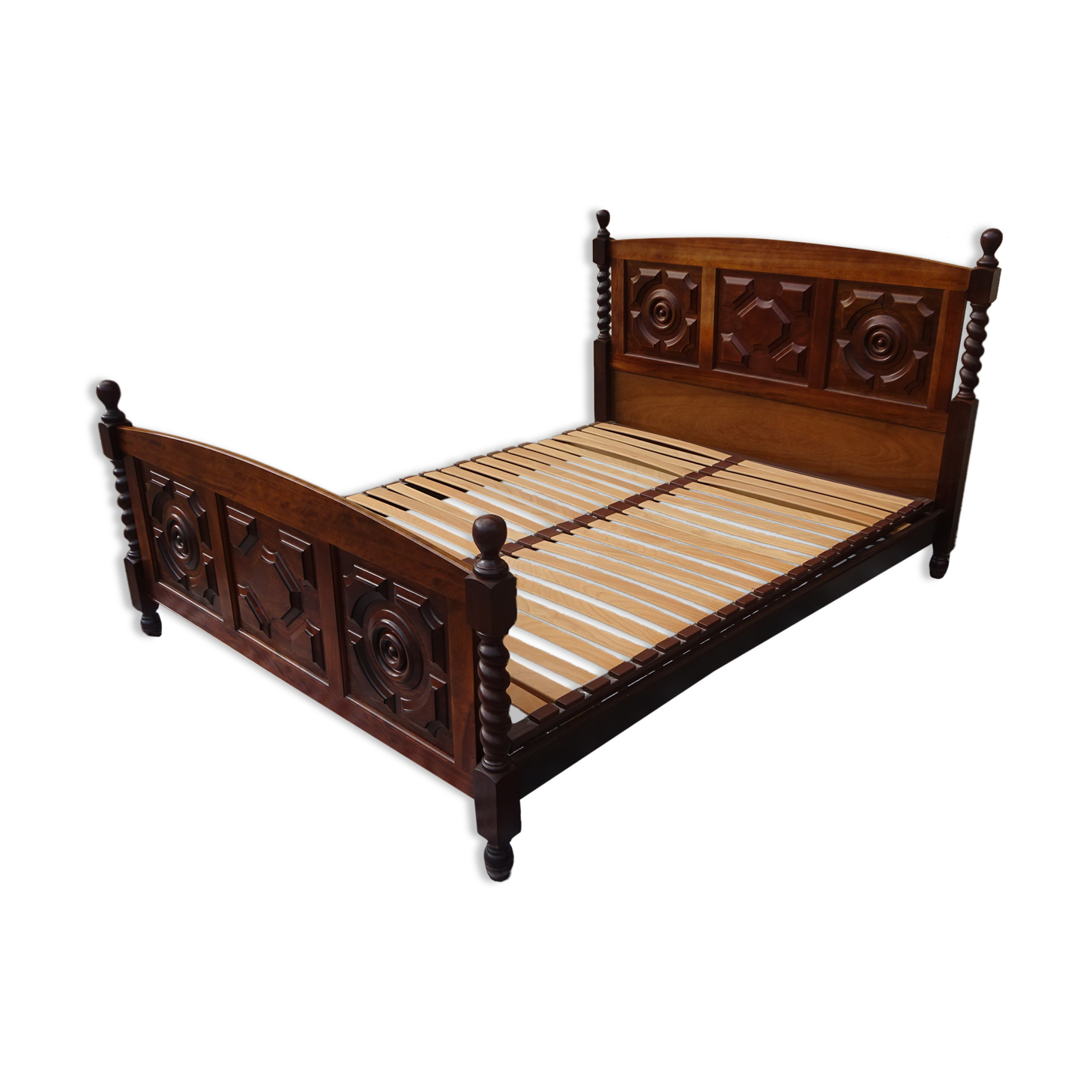 Wooden bed, geometric patterns, 140/190 cm
