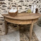 Pretty half-round table