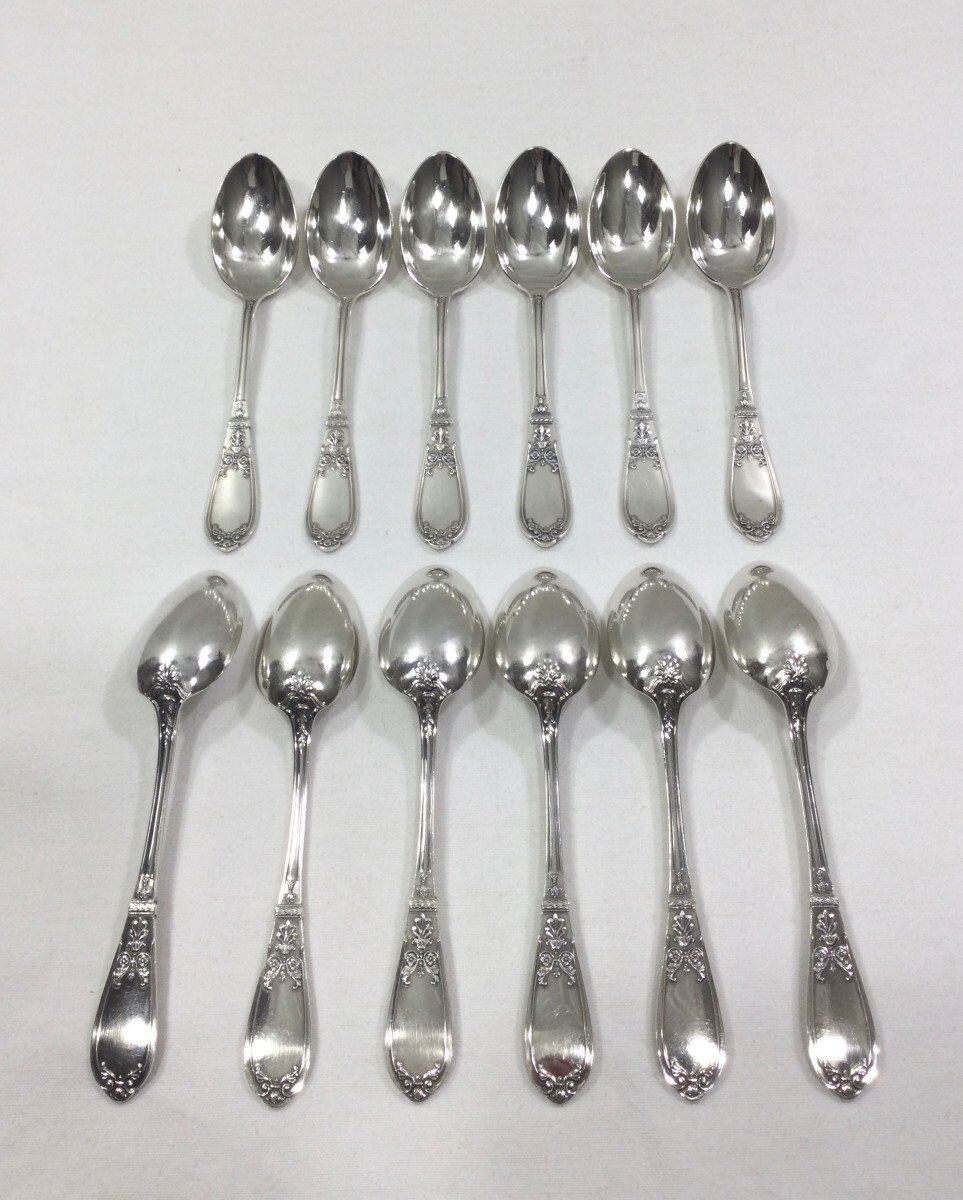 Saint Medard - Housewife Empire