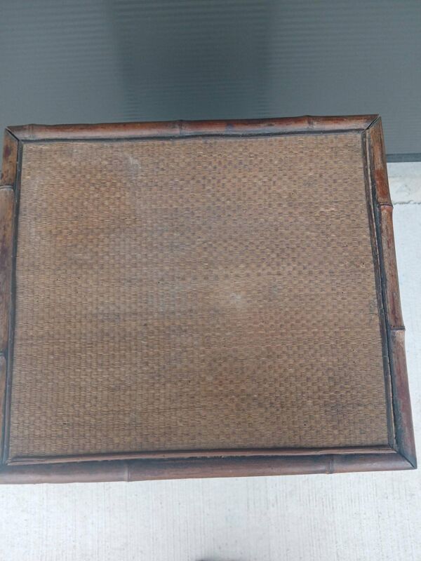 table d appoint en bambou brûlé et toile d'herbe