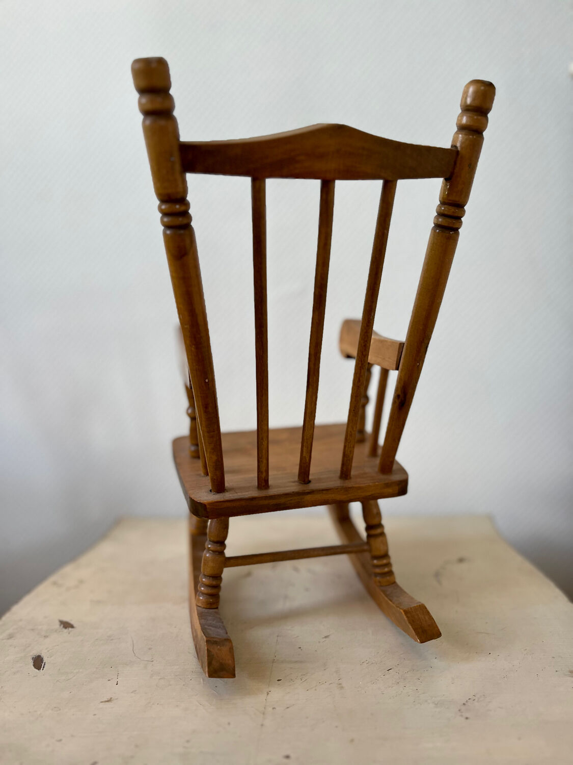 Grande chaise à bascule en bois jouet enfant vintage